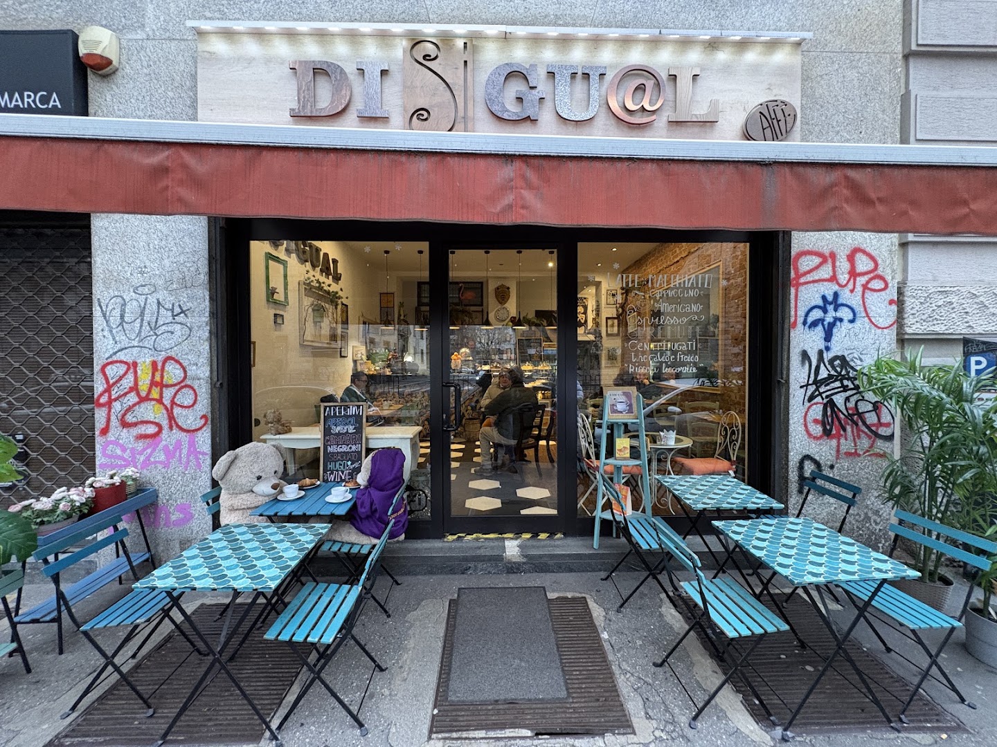 Disigu@l Caffè, Milano