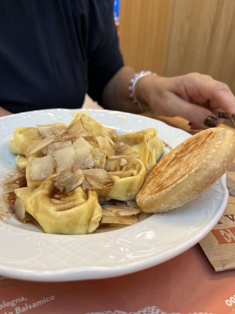 Dispensa Emilia I Portali Modena, Modena
