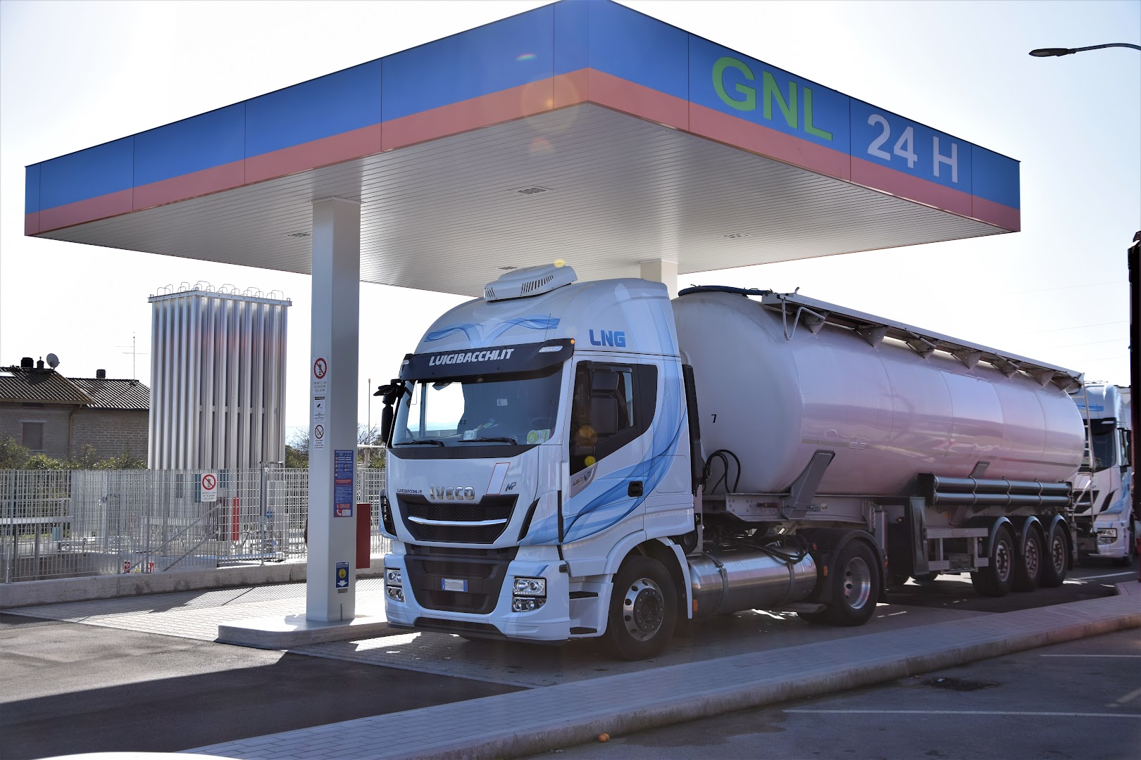 Distributore Carburanti IP Gpl - Metano CNG/LCNG - Metano Liquido LNG 24h - Ricarica Elettrica EnelX - Balanzano (PG)