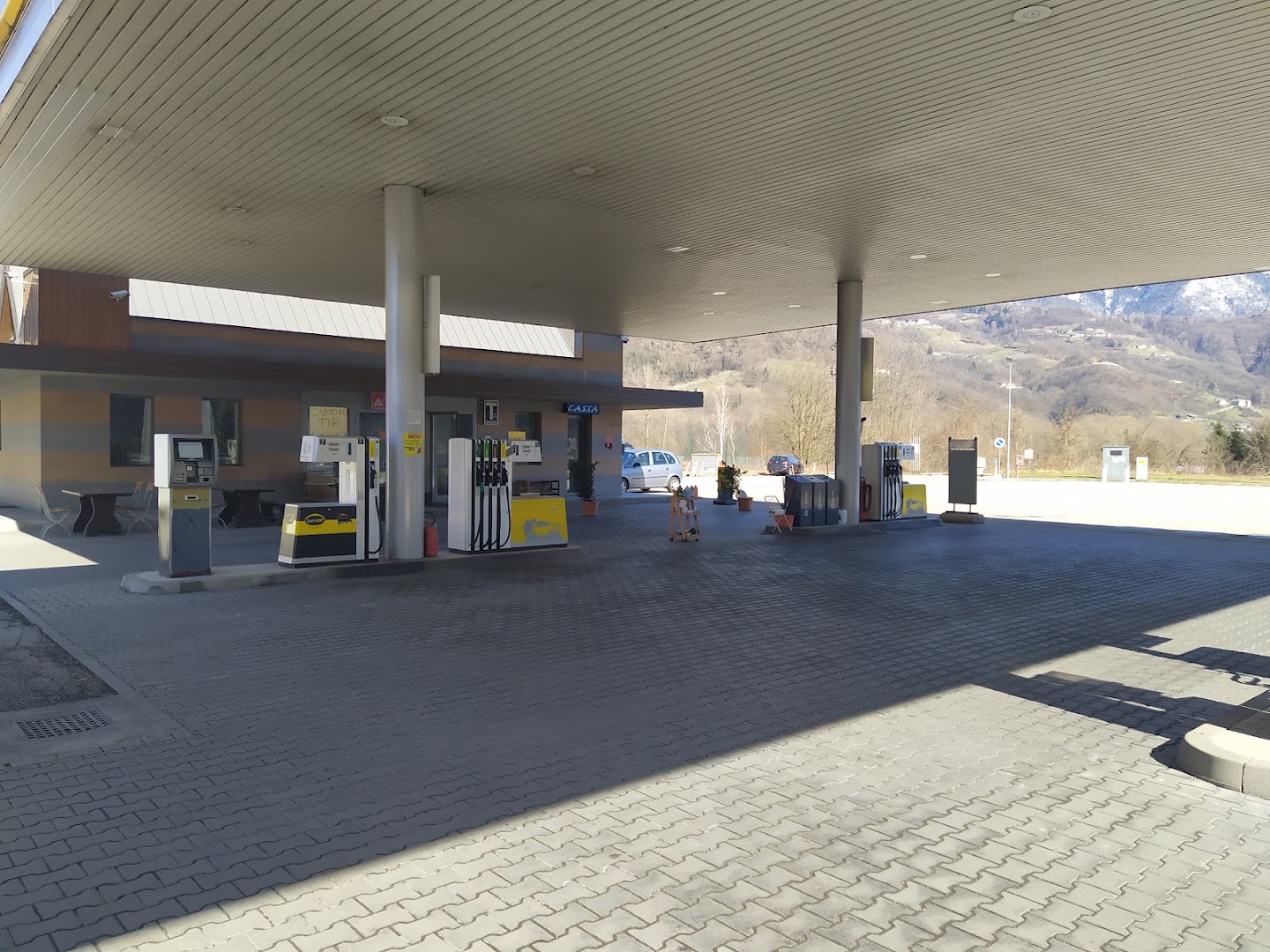 DISTRIBUTORE ENI RONCEGNO CON GPL, METANO, LAVAGGIO,BAR