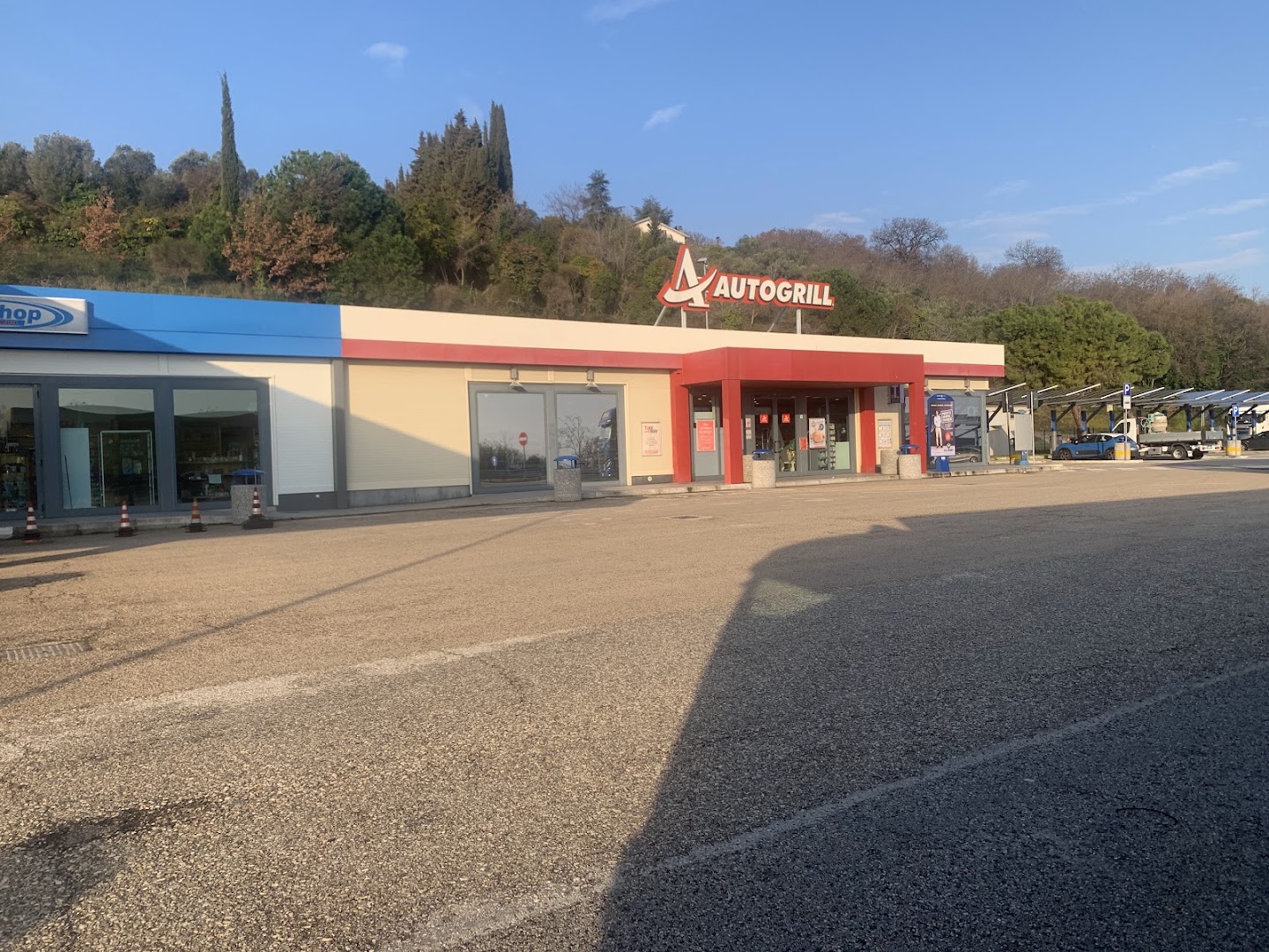 Distributore Esso, Tortoreto