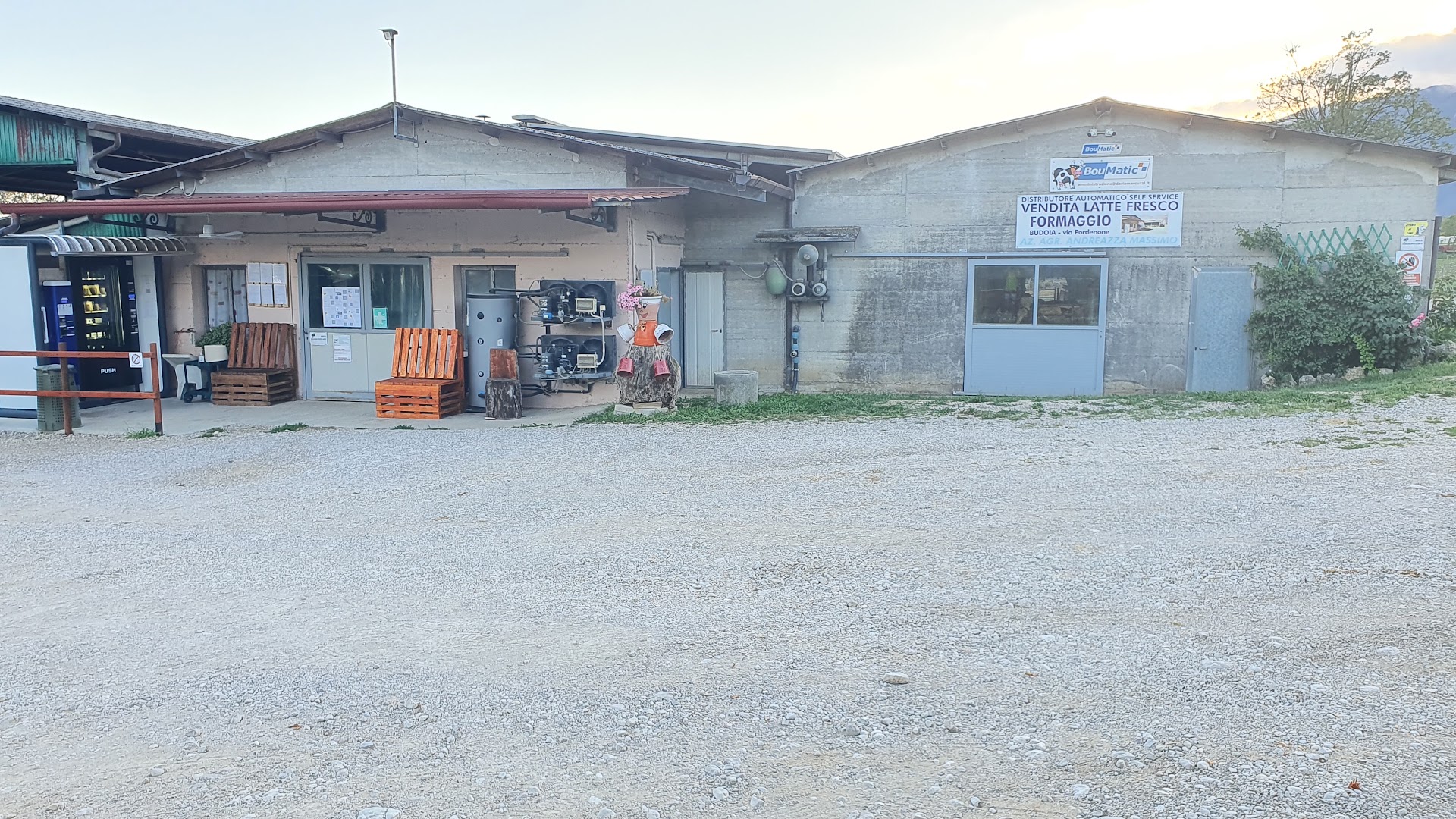 Distributore Latte Fresco e Formaggi - Azienda Agricola Andreazza Massimo e De Re Salima Soc. Semplice Agricola, Budoia