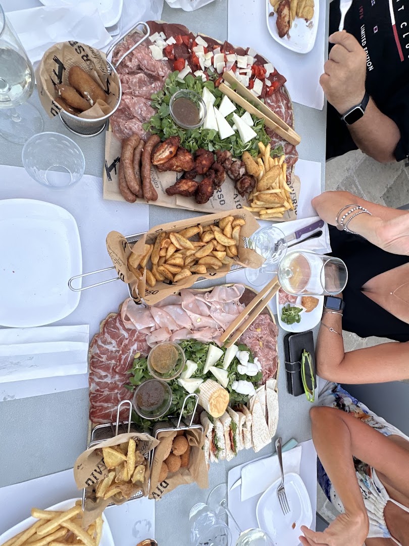 Diverso Risto Pub - Café & Food