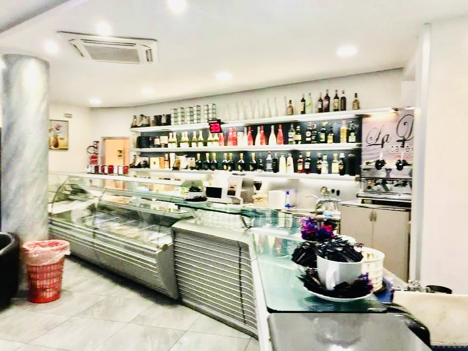 DIVINA CAFFETTERIA PASTICCERIA ROSTICCERIA: viale Kennedy 38 San Marcellino