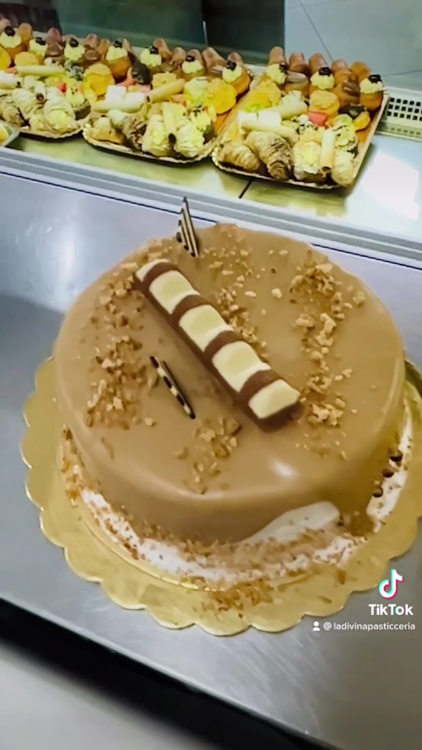 DIVINA CAFFETTERIA PASTICCERIA ROSTICCERIA: viale Kennedy 38 San Marcellino