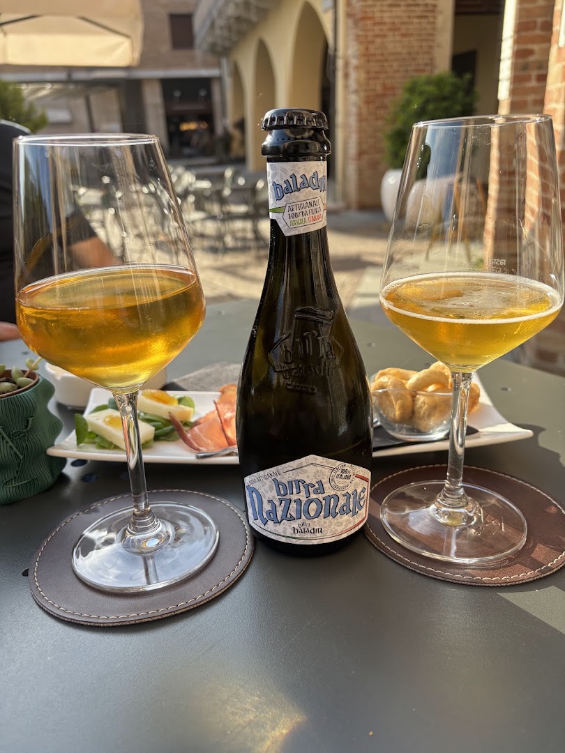 Divina Wine Bar