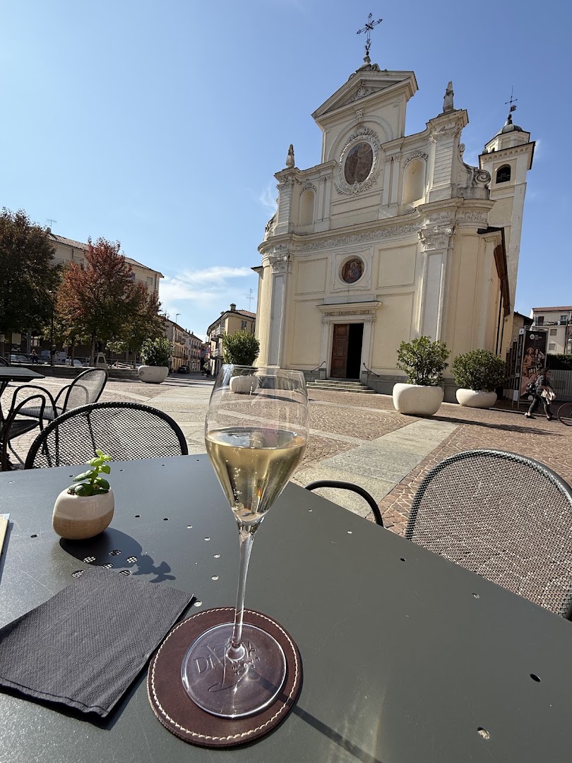 Divina Wine Bar