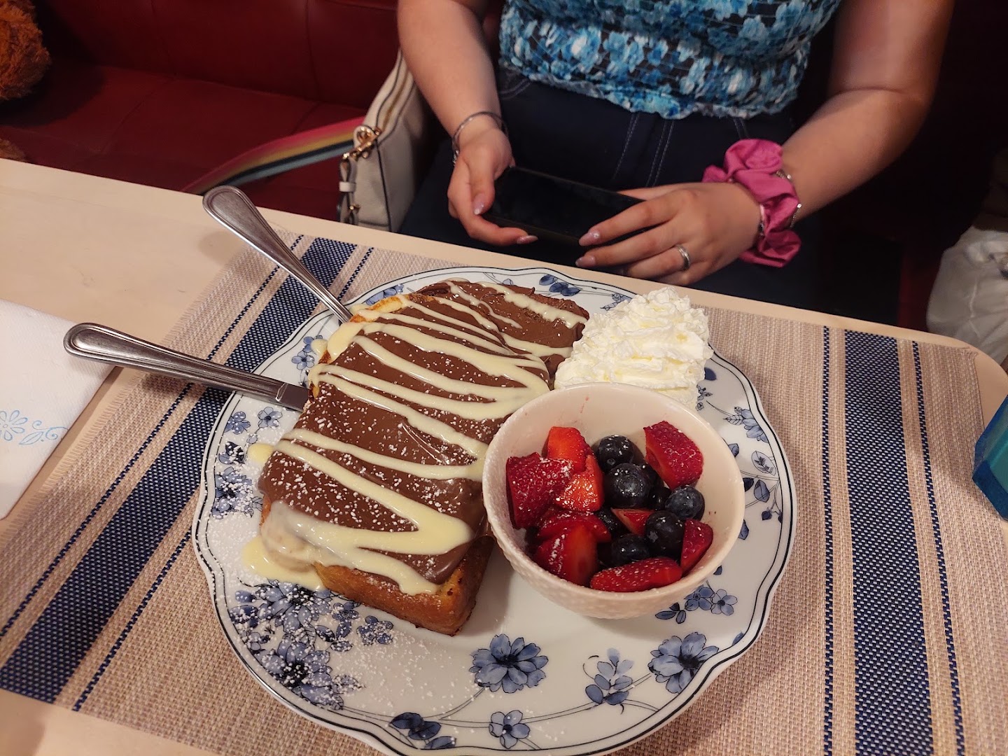 Divina's American Restaurant & Bakery