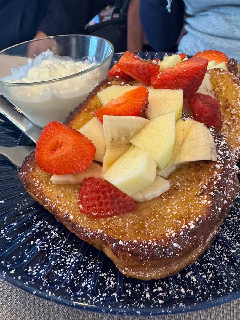 Divina's American Restaurant & Bakery