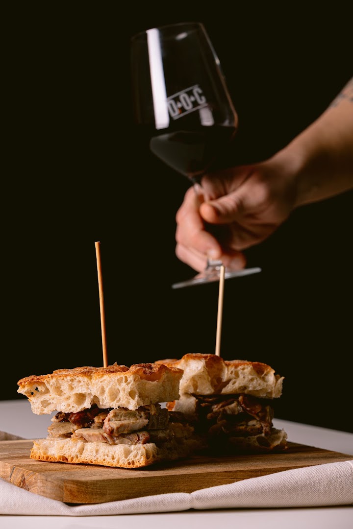 DOC - Vini d'Abruzzo, Cocktail & Piattini