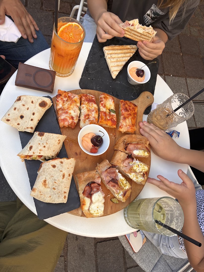 Dodaj's Bakery Cafe