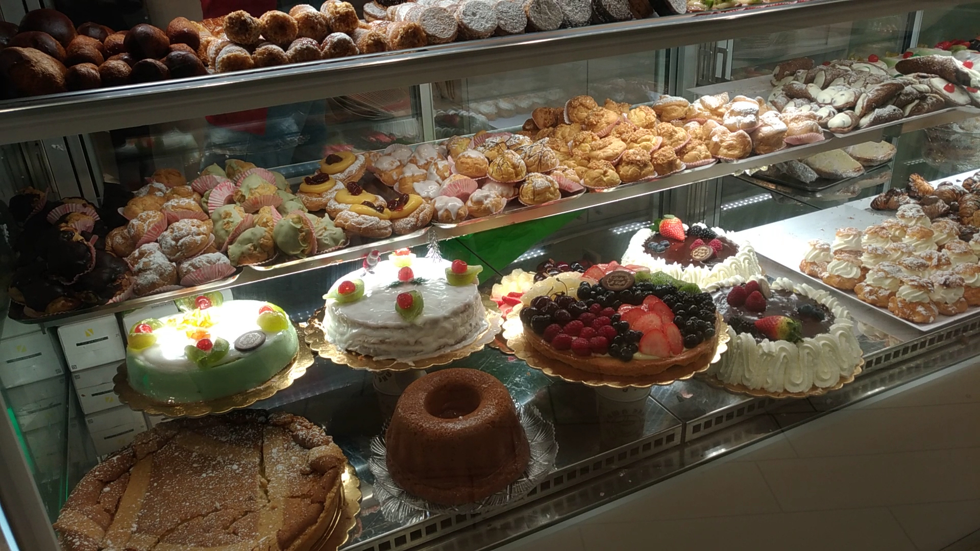 Dolce e Caffè...pasticceria...caffetteria