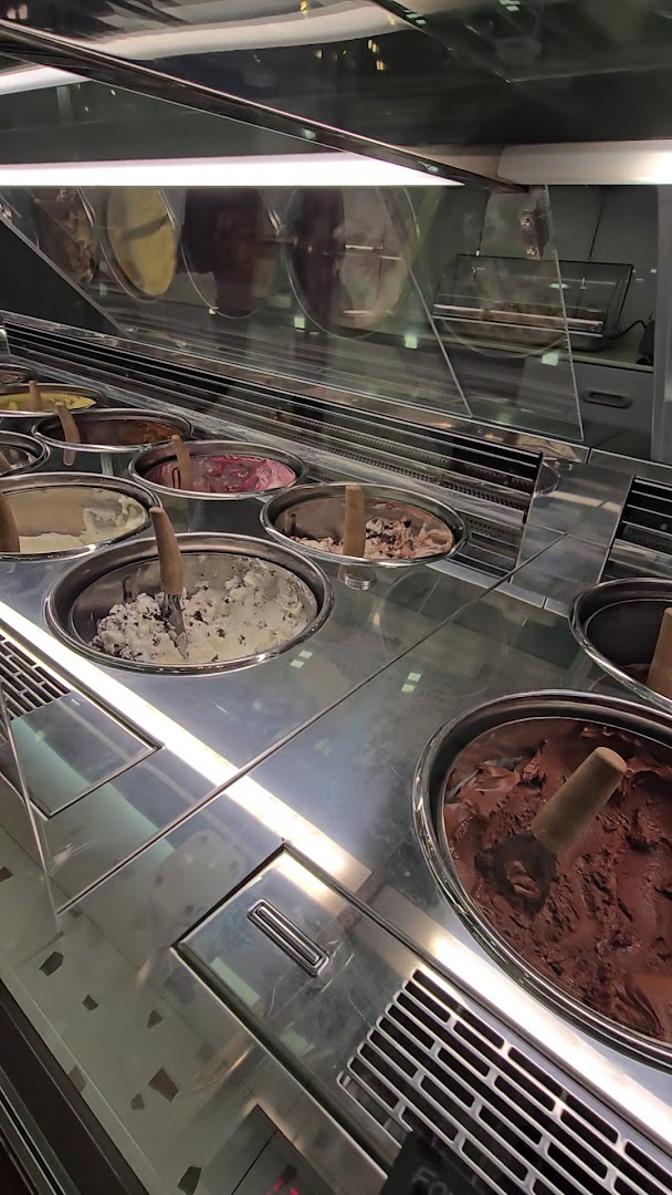 Dolcefreddo Gelati & Dessert gelateria trecate