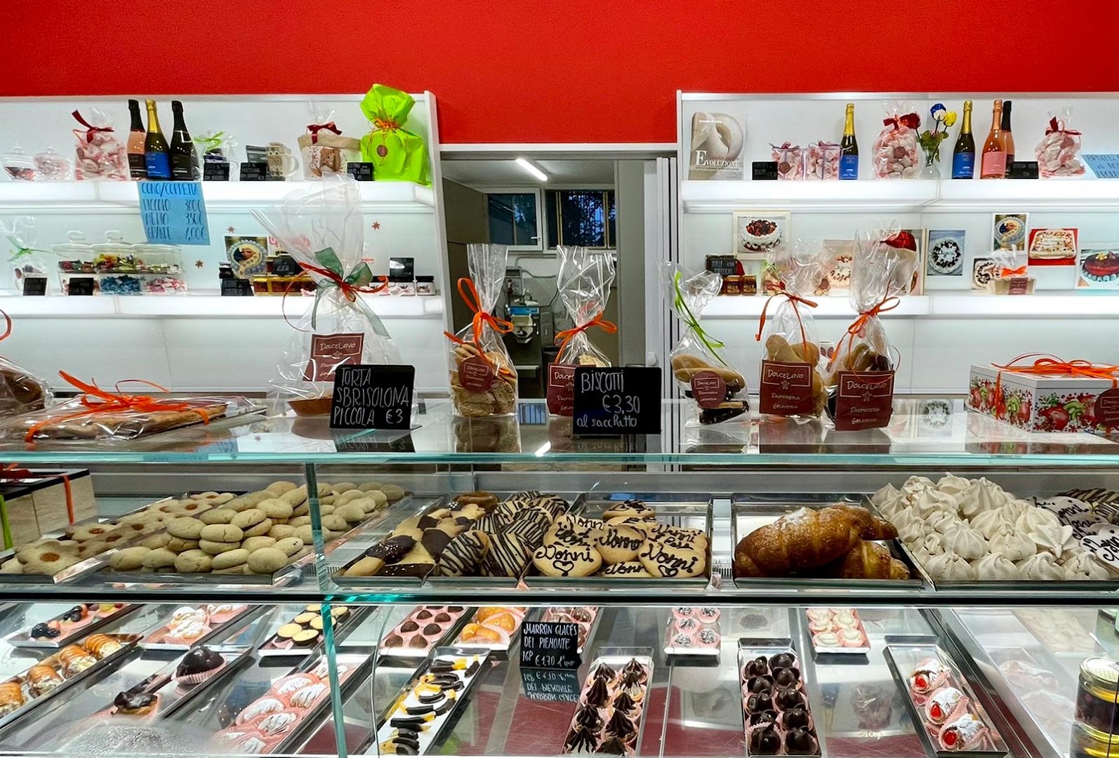 Dolcelovo pasticceria Tradate, Tradate