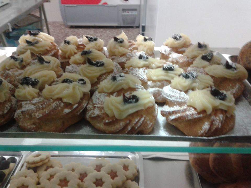 Dolcezze - Fratelli Fittipaldi (Cornettaro Il Baffone)