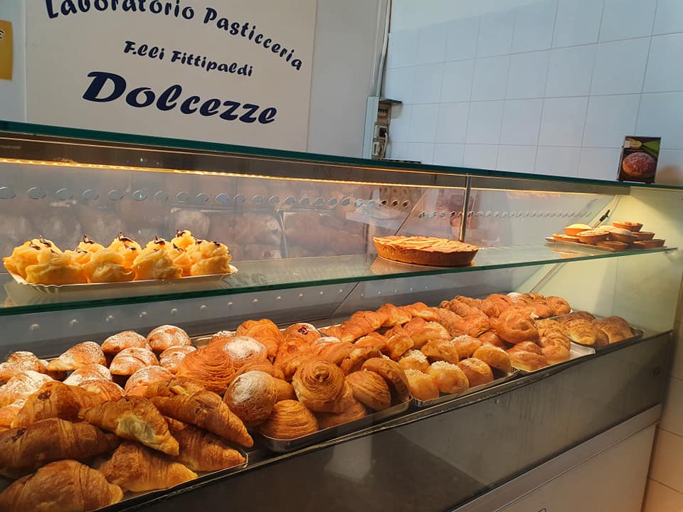 Dolcezze - Fratelli Fittipaldi (Cornettaro Il Baffone)