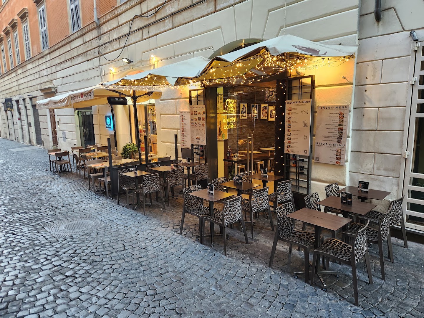 Domi Cafe