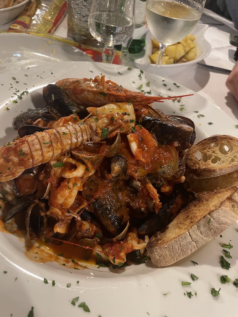 Don Camillo Italian Restaurant Pizza