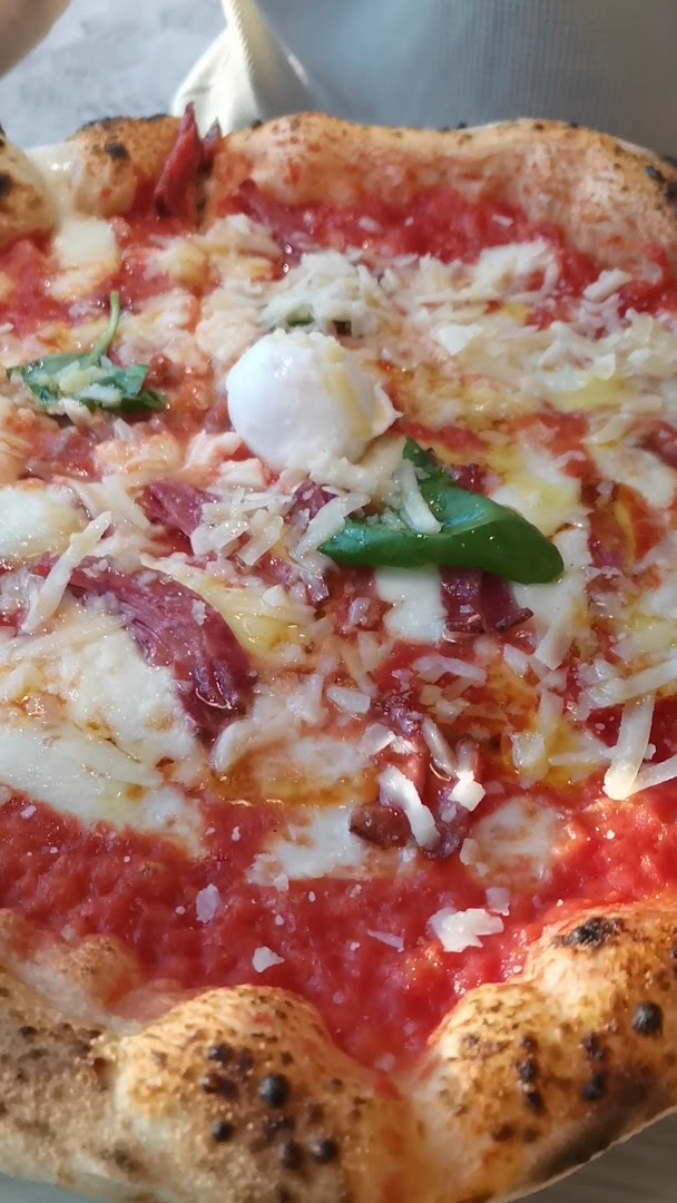 Don Peppe pizza e cucina co' core C.C. Shopville Bologna