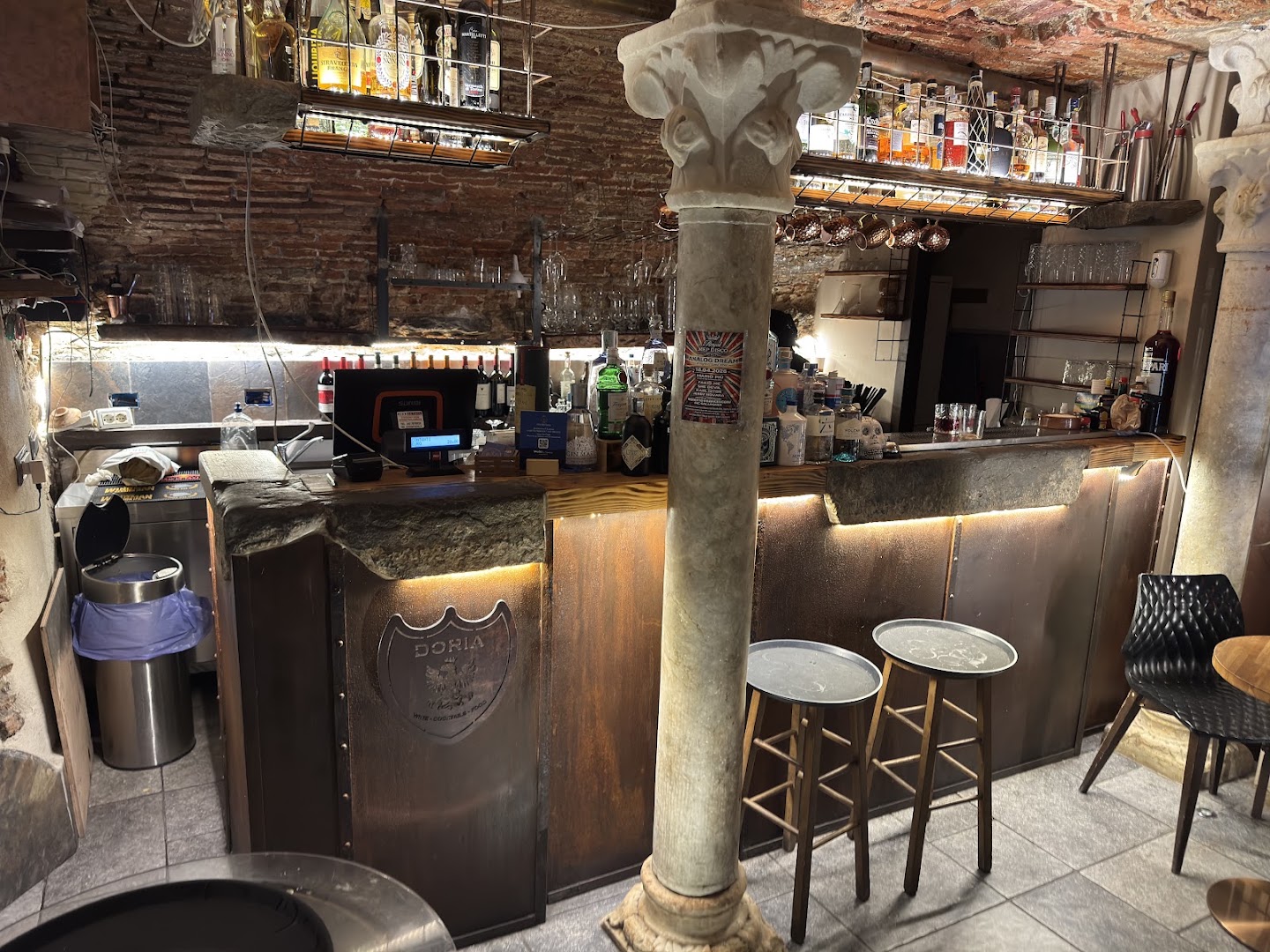 Doria Winebar