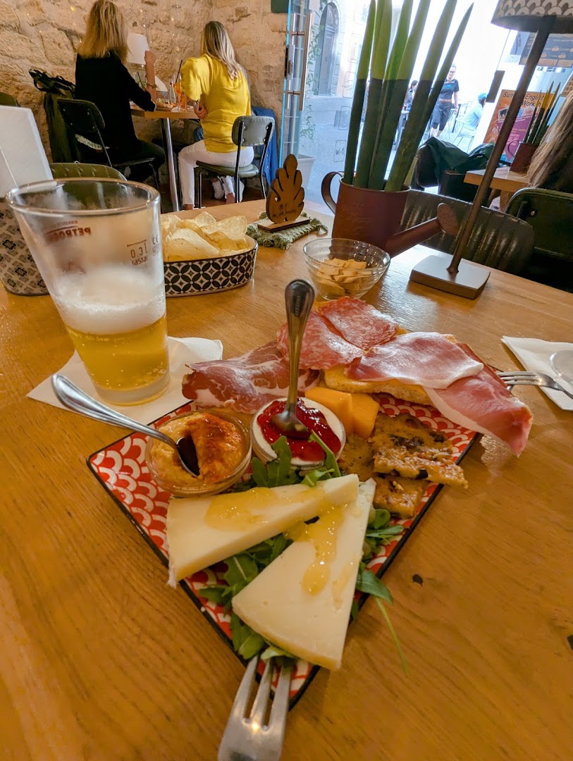 Dot Cafè