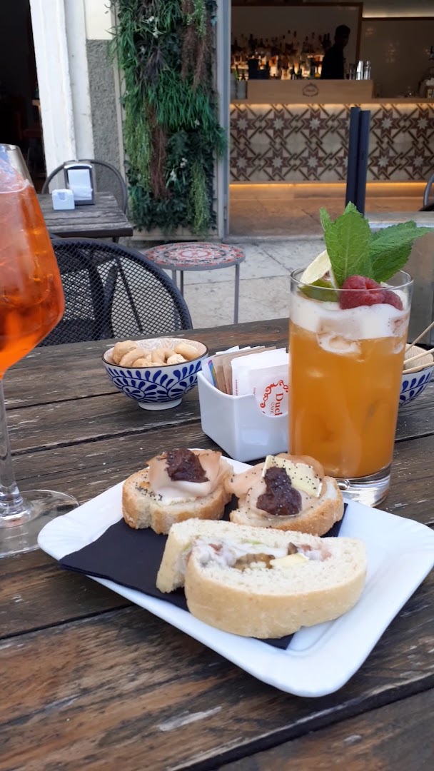 Duchi Cafè Via Leoni