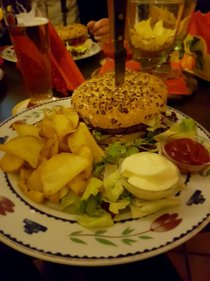 Dudu's - Food and Drink