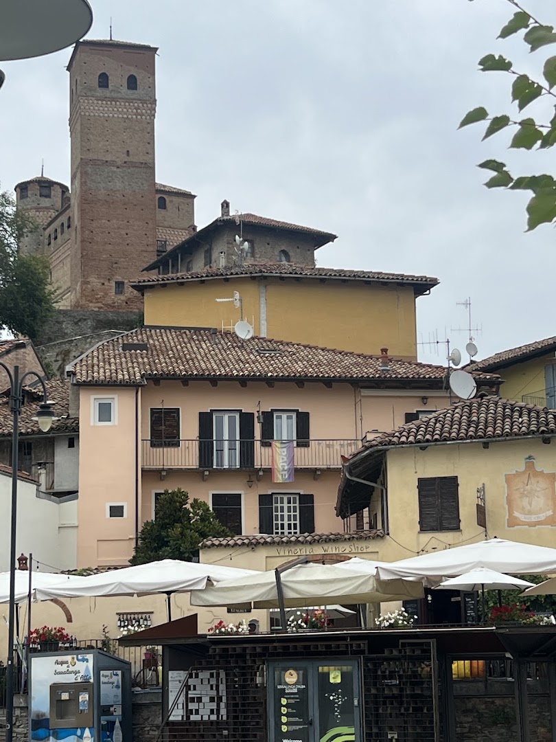 È...DiVino - La Vineria