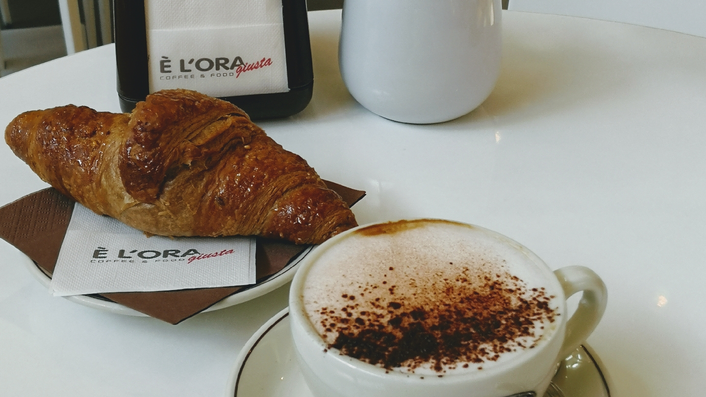 E’ L'Ora Giusta. Coffe & Food
