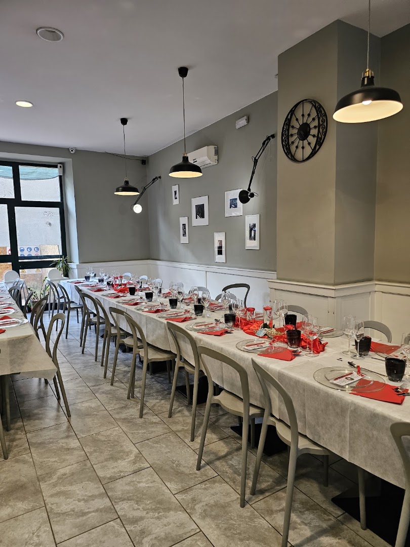 "E' N'ata Cosa Pizzeria Tavola Calda"