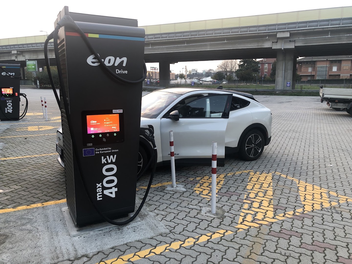 E.ON Drive Public stazione di ricarica