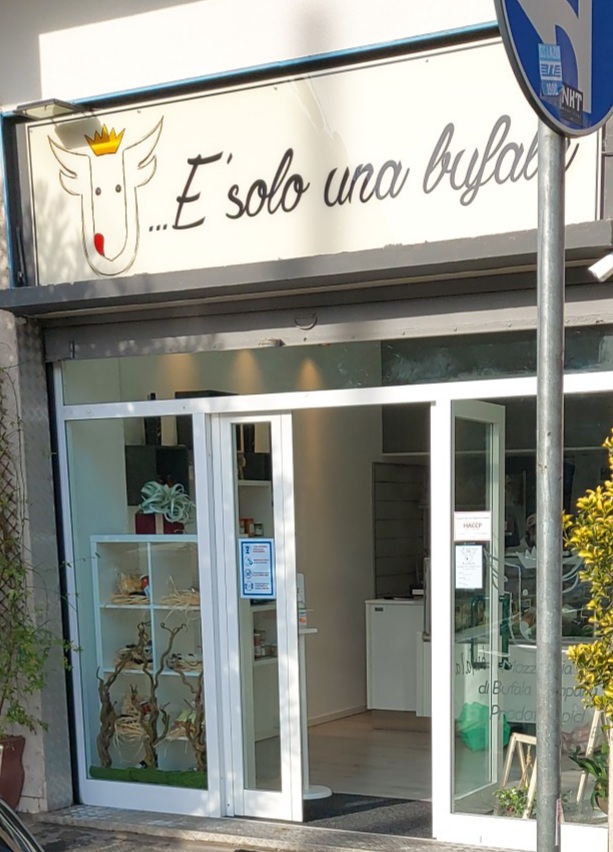 È solo una bufala via nemorense 23