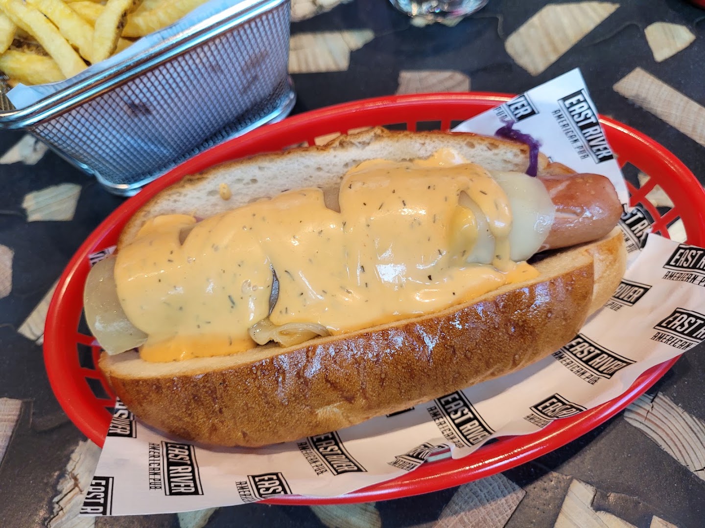 East River | American Pub Vetra