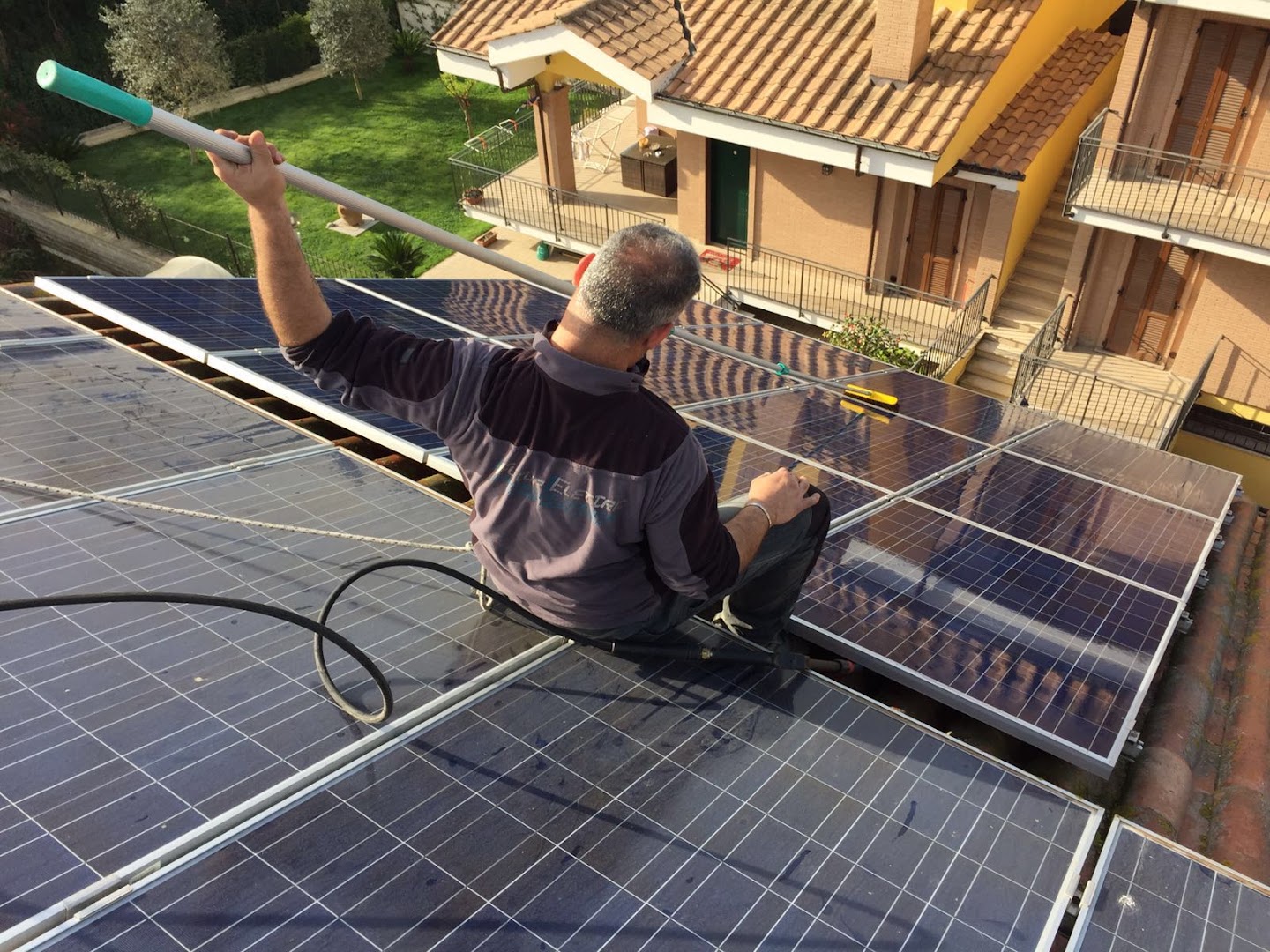 Easy Service Solutions - Impresa di Pulizie e Ristrutturazioni