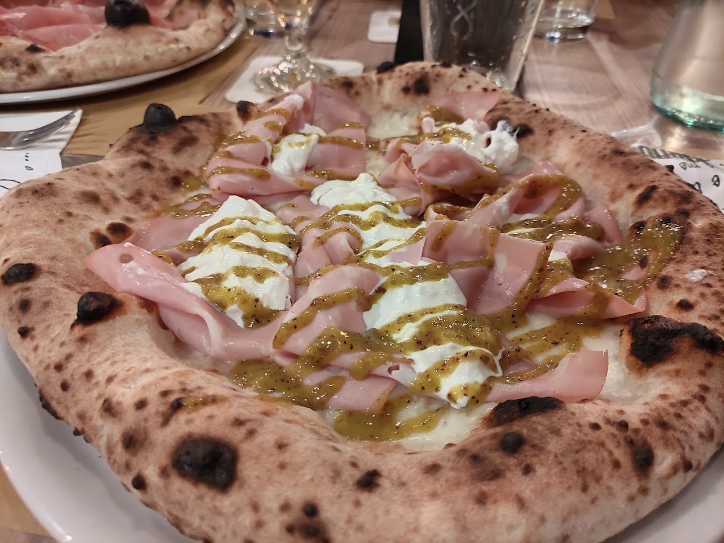 EATER - Simplygood - Pizzeria Napoletana - Odysseum