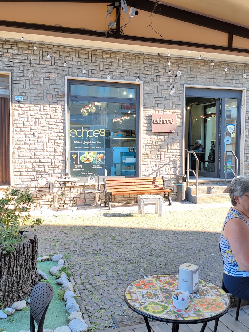 Echoes café
