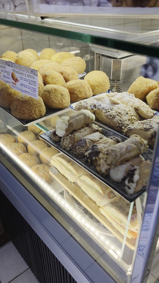 Ecirè - Bar Gelateria e Gastronomia Tipica Siciliana - Typical Sicilian food and beverage