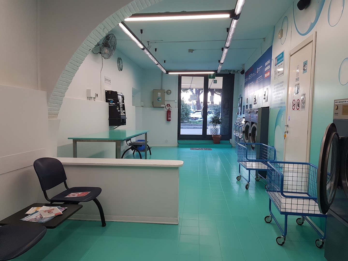 ECOLAVANDERIA self-service, piazza G.Guerra, 24 Empoli