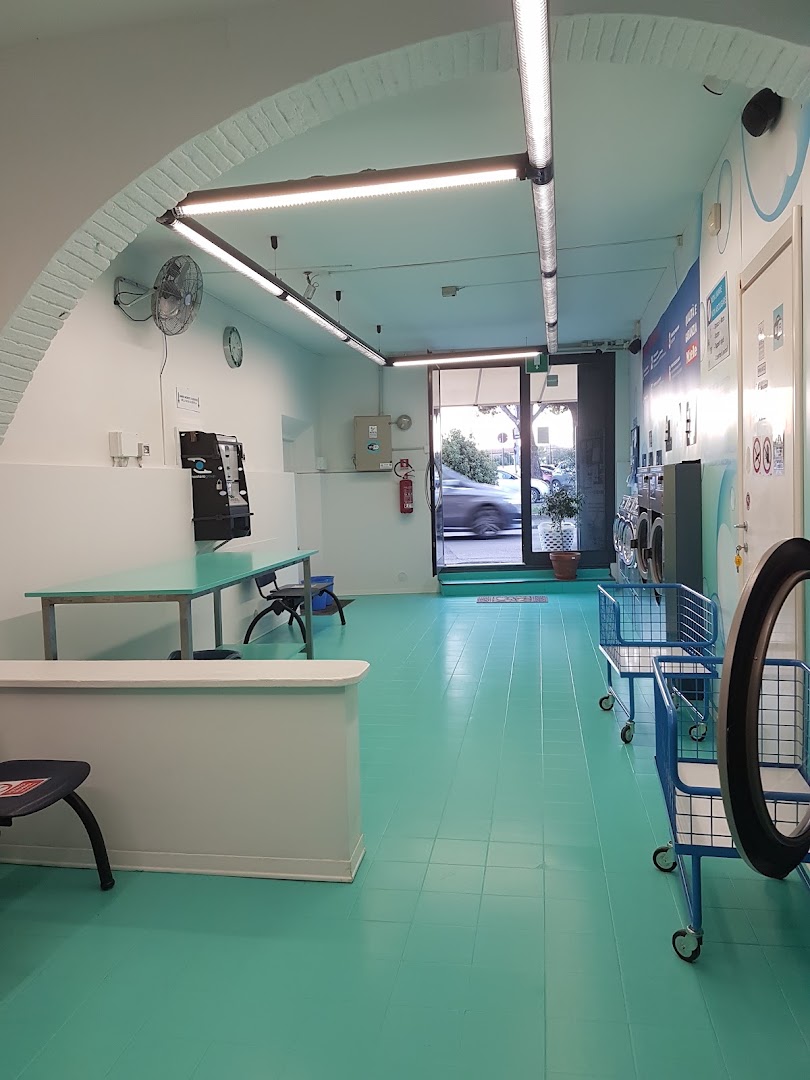 ECOLAVANDERIA self-service, piazza G.Guerra, 24 Empoli