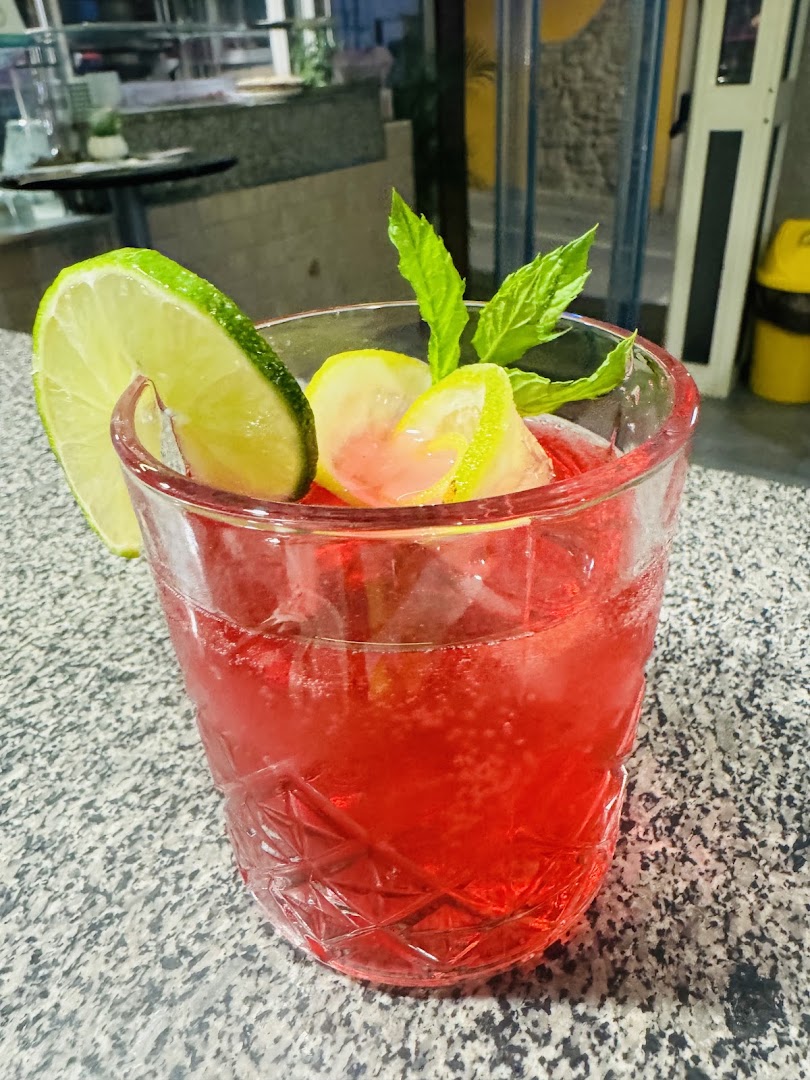 Eden Bar da Denisa | Food and Drinks