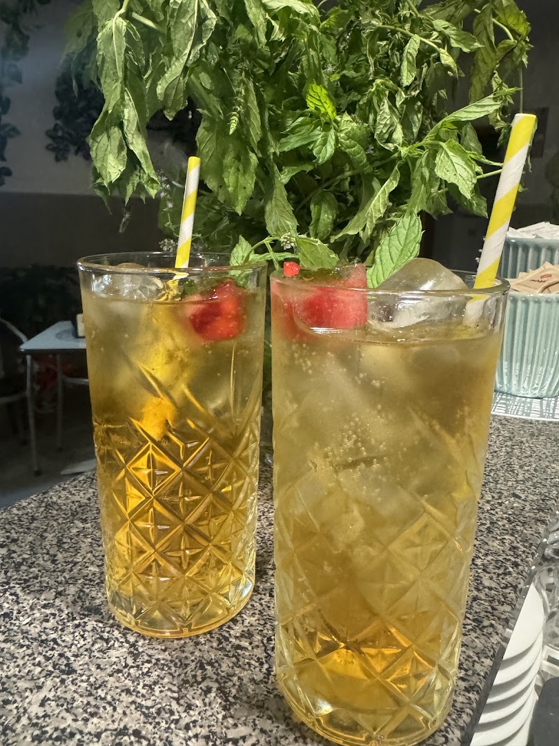 Eden Bar da Denisa | Food and Drinks