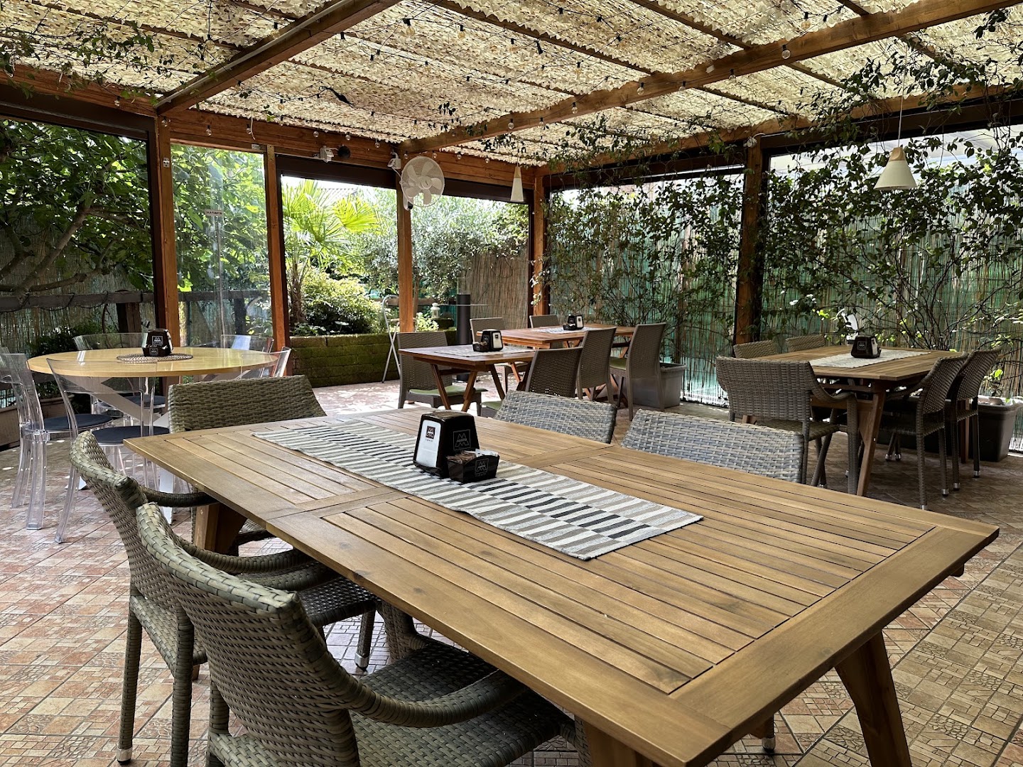 Eden Green Bar