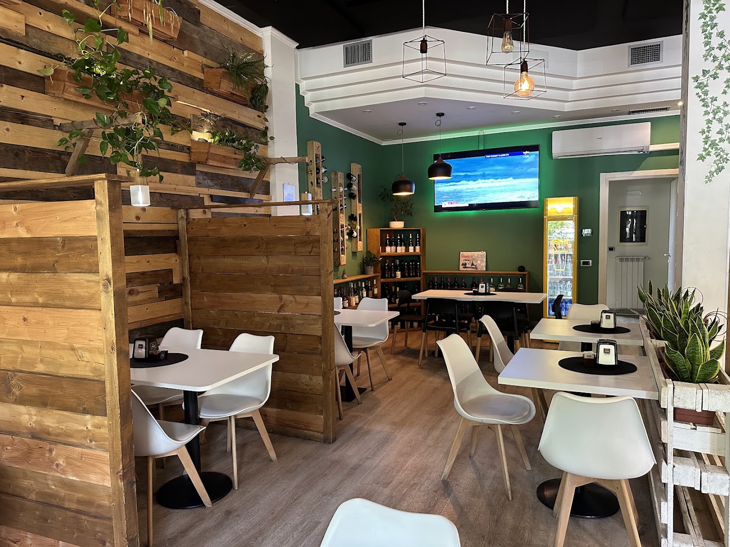 Eden Green Bar
