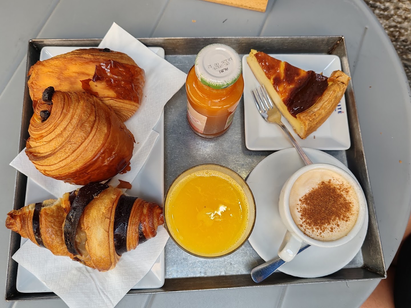 Egalité, Milano