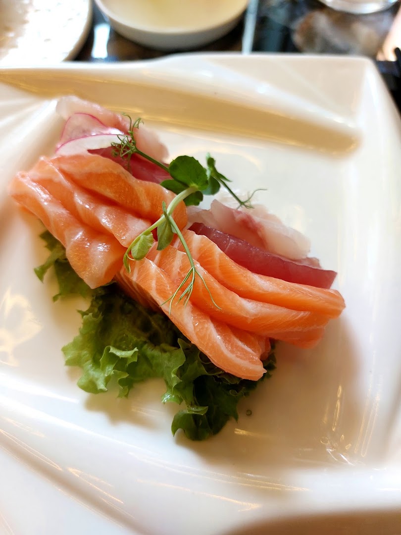 EIMI Sushi fusion restaurant