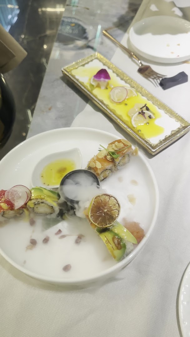 EIMI Sushi fusion restaurant