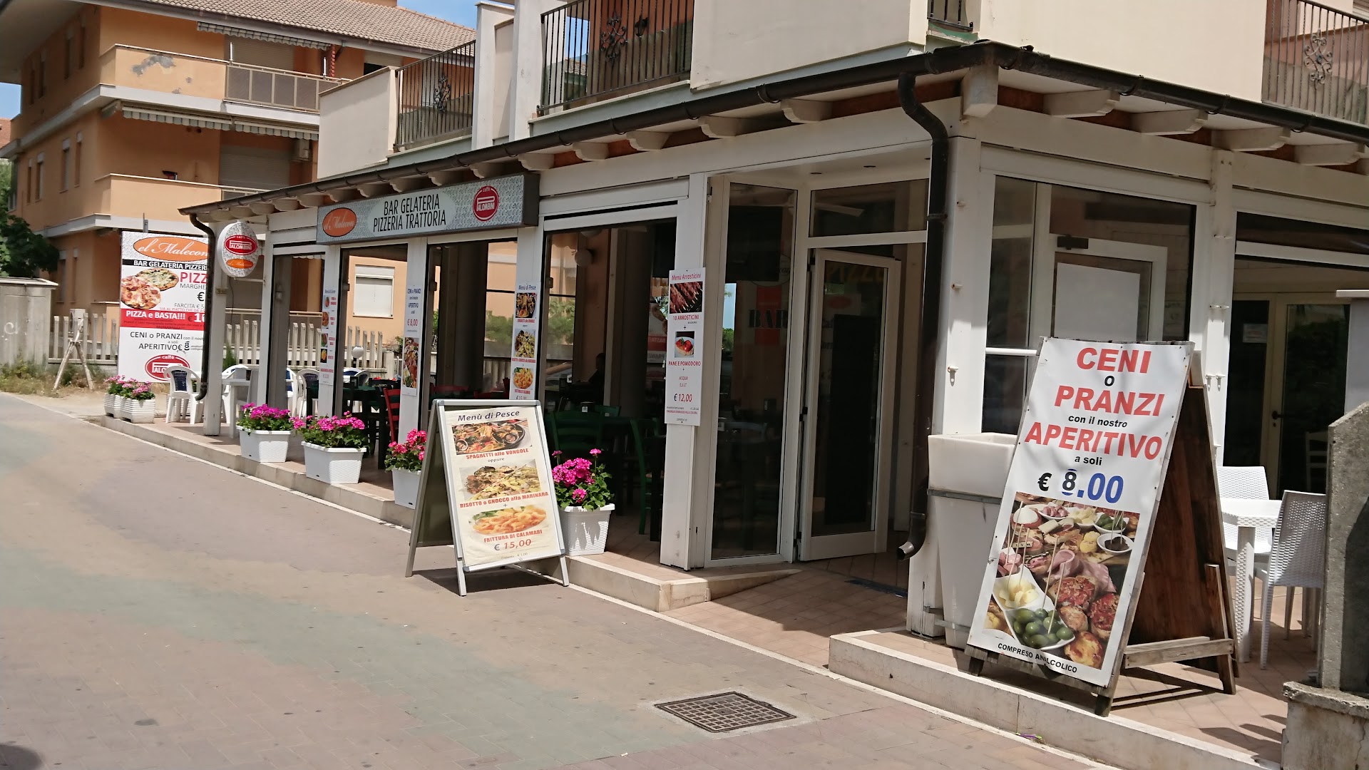 El Malecon Bar