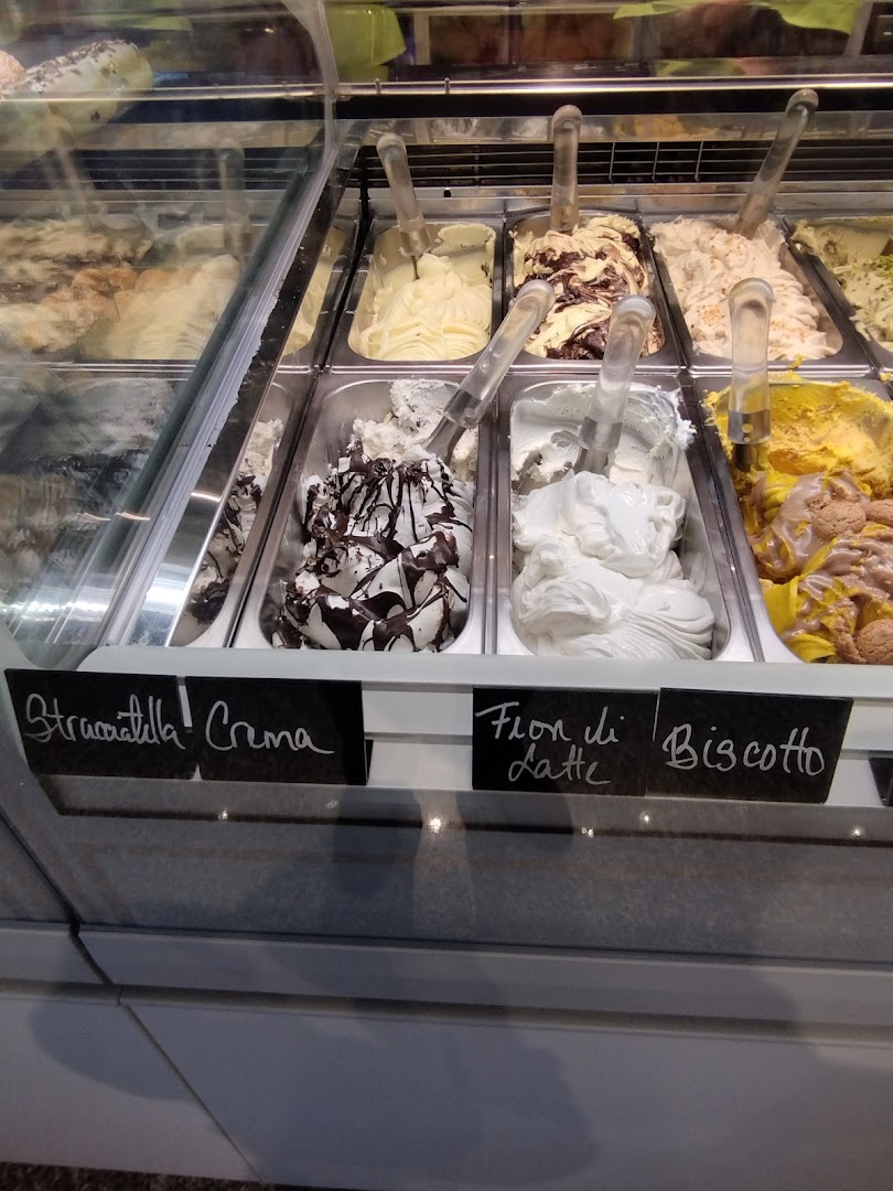 Ela Gelateria Pasticceria Caffetteria, Vermezzo con Zelo