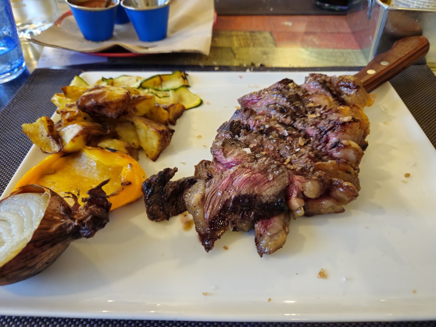 Elio's Burger & grill