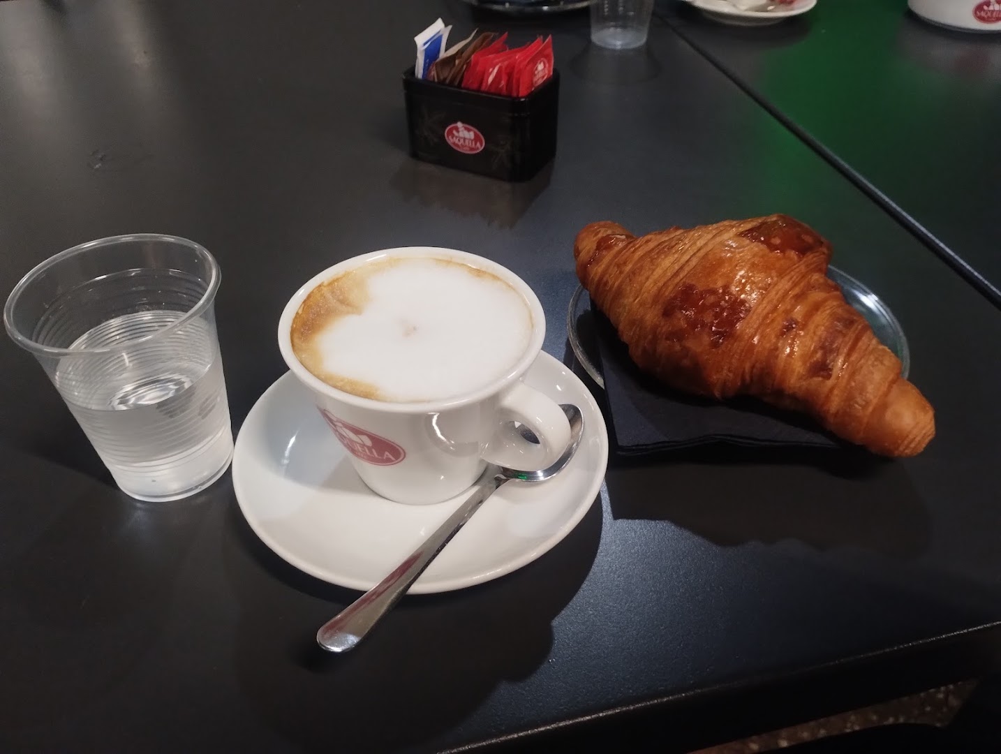 Elleti - Bistrot & cocktail bar